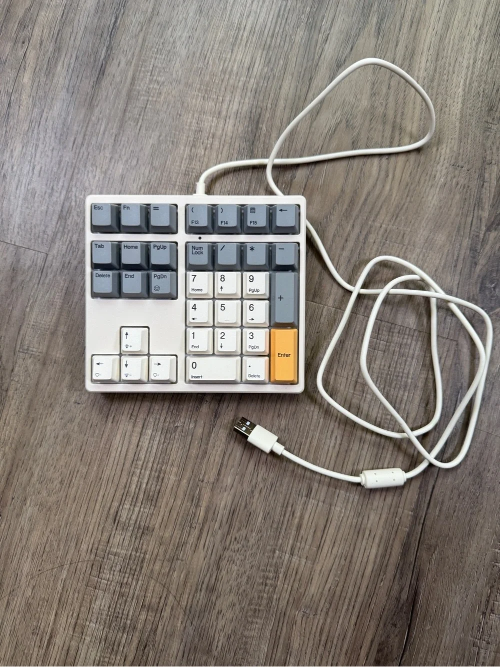Kisnt KN34 Mechanical Numpad - Like New